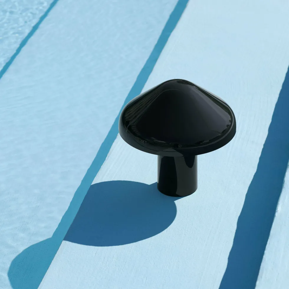 Lampe portable noire 23x23cm Pao - HAY