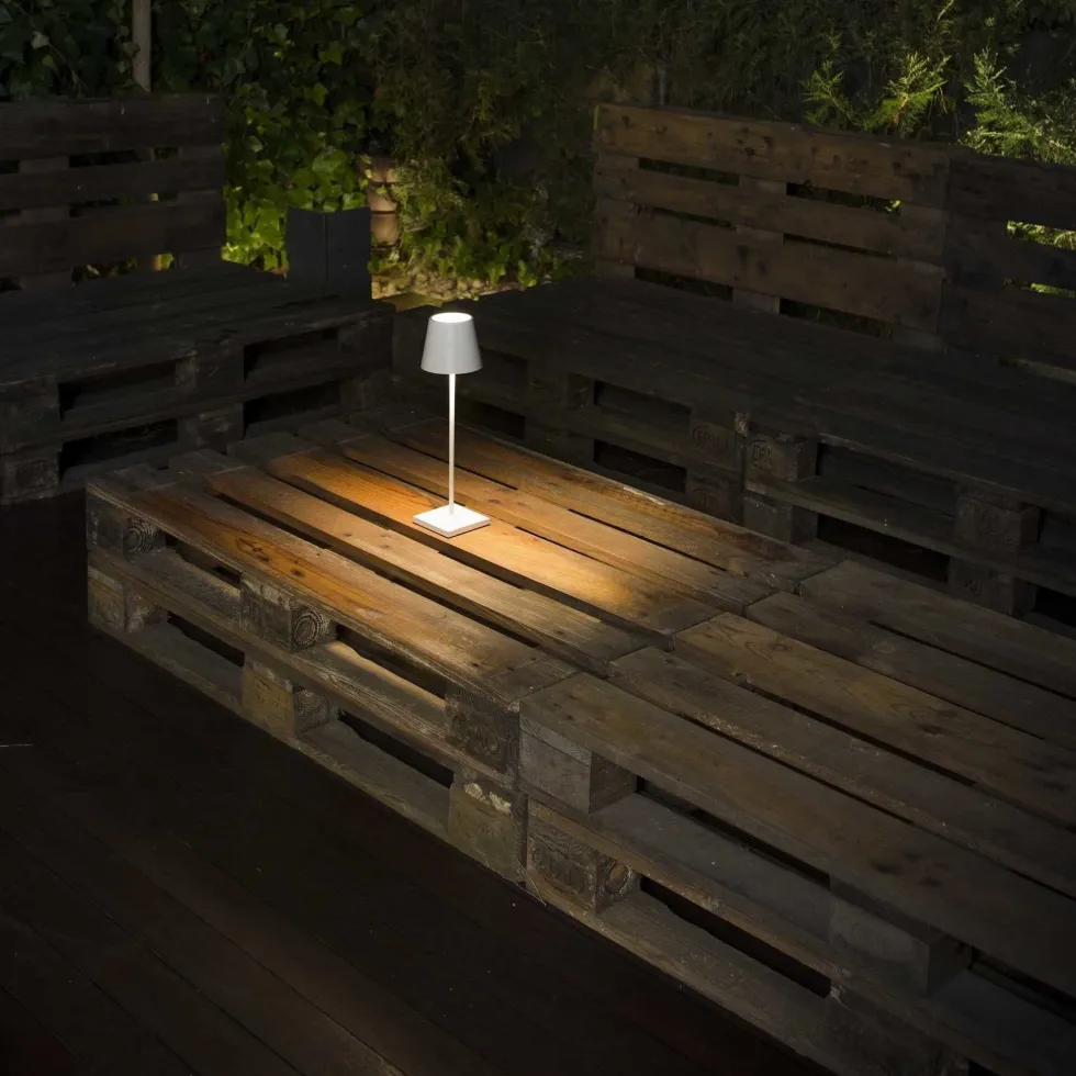 Lampe portable pour extérieur en aluminium noir Toc - Faro Barcelona