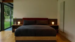 Lampe réveil en verre blanc mat et céramique blanc galet Wake - Tala