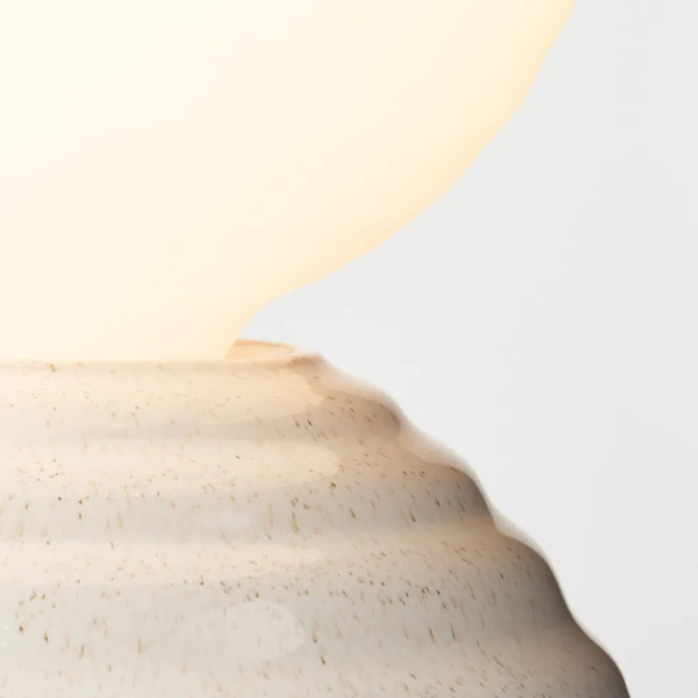 Lampe réveil en verre blanc mat et céramique blanc galet Wake - Tala