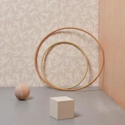 Lé de papier peint écru sur beige Loup - MUES Design