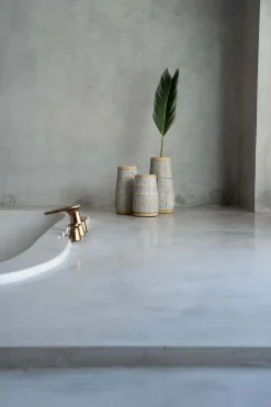 Le Vase Cutie - Béton Naturel - M - Bazar Bizar