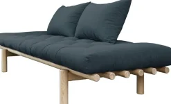 Lit de jour en bois naturel et matelas bleu pétrole Pace - Karup Design