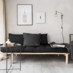 Lit de jour en bois naturel et matelas écru Pace - Karup Design