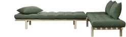 Lit de jour en bois naturel et matelas vert olive Pace - Karup Design