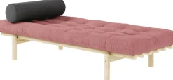 Lit de jour en pin clair et velours côtelé rose sorbet Next Daybed - Karup Design