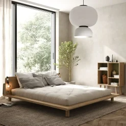 Lit en bois clair avec matelas écru et lampes de chevet 160x200cm Peek Double Latex - Karup Design