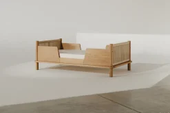Lit enfant et barrières de sécurité en chêne massif naturel 70x140cm Latitude - Nobodinoz