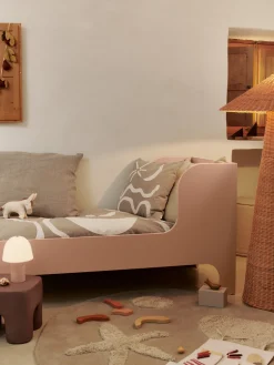 Lit pour enfant en bois rose 166x76x80cm Sill - Ferm Living