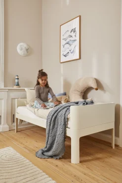 Lit simple pour enfant en bois contreplaqué crème 70x150cm Nova - Flexa