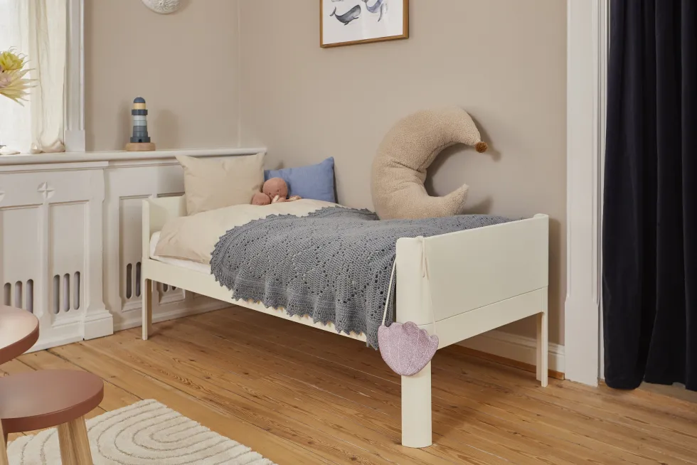 Lit simple pour enfant en bois contreplaqué crème 70x150cm Nova - Flexa