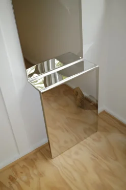 Miroir design en acier poli 227x57cm Pleat - Muuto