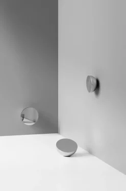 Miroir de table en acier inoxydable Aura - New Works