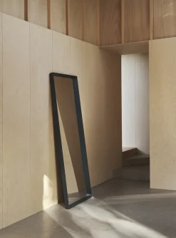 Miroir en bois bleu nuit 170x61x5cm Arced - Muuto