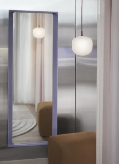 Miroir en bois laqué lila 170x61x5cm Arced - Muuto