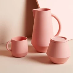 Mug en céramique corail Unison - Schneid Studio