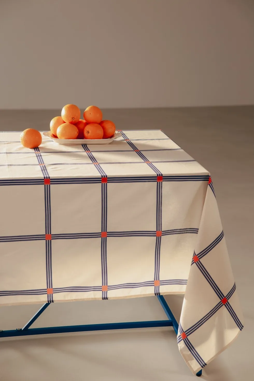 Nappe rectangulaire en popeline de coton bio à carreaux bleu et orange 150 x 250 cm - Nobodinoz