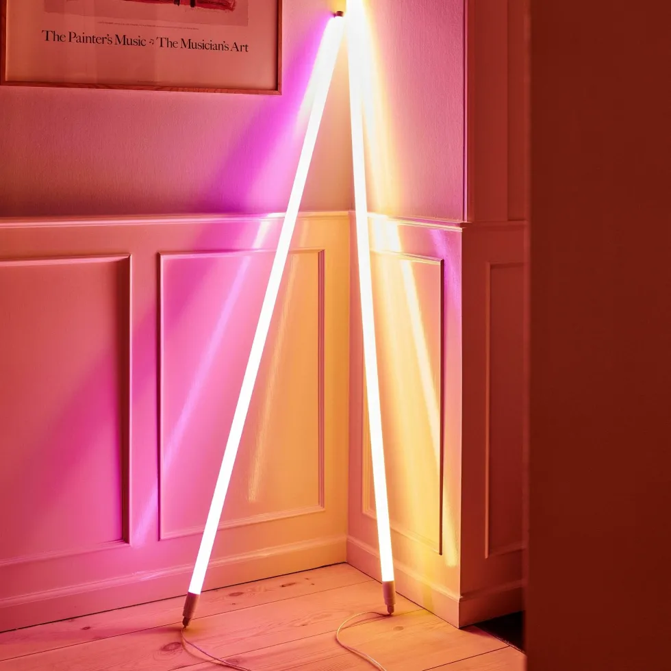 Néon tube led bleu 150 cm Neon - HAY