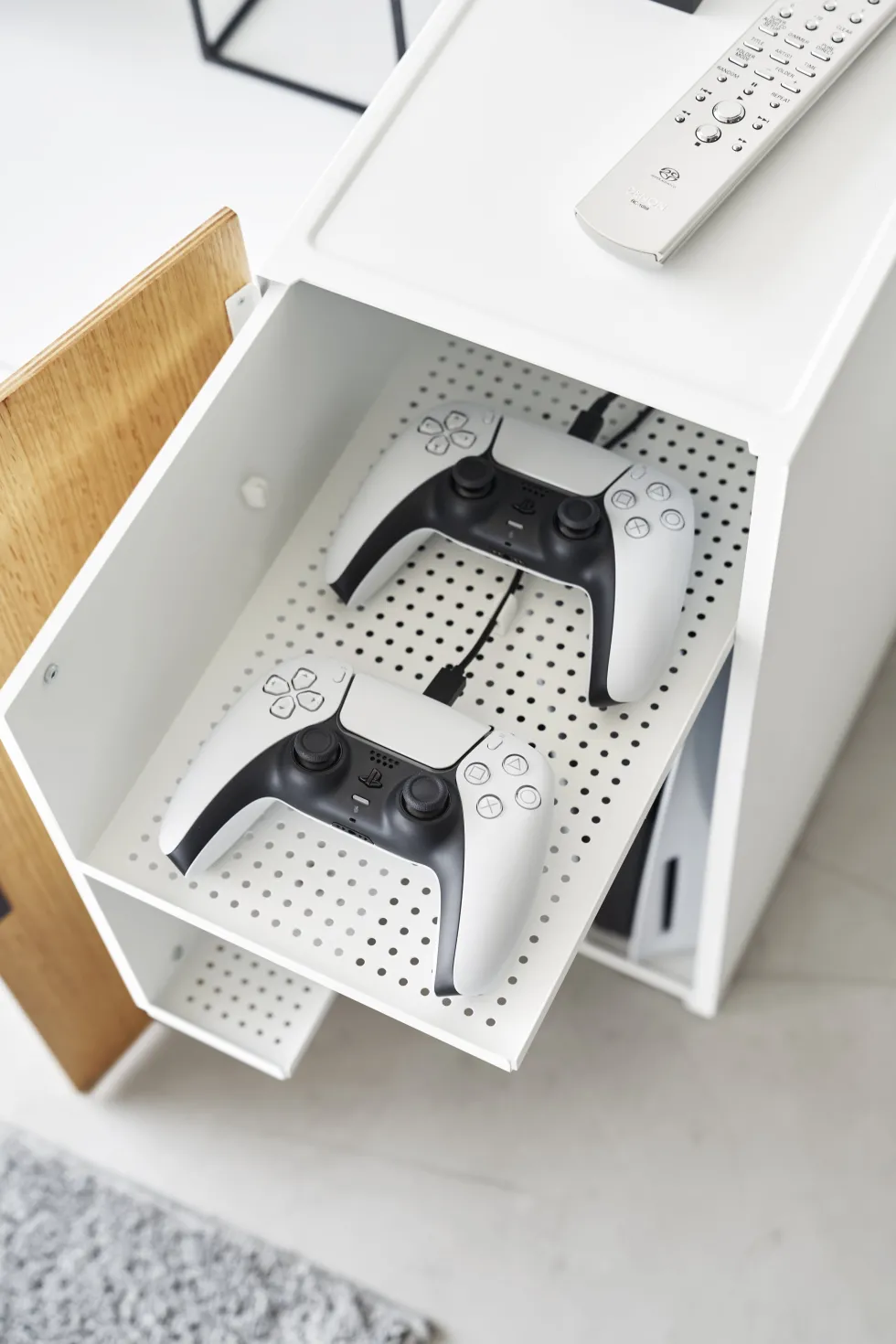 Organisateur de console de jeux en acier blanc 36,5x24,7x60,3cm - Yamazaki