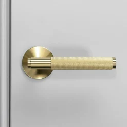 Paire de poignées de porte avec ressort laiton 14,5 cm - Buster+Punch