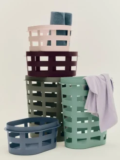 Panier en plastique recyclé bordeaux 26,5 x 34,5 x 14 cm Colour Crate - HAY