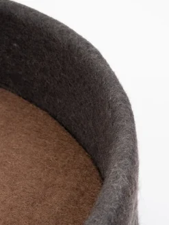 Panier rond pour chat en laine anthracite et marron 40cm Kuno - Myfelt