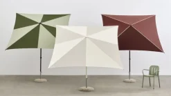 Parasol carré vert et vert foncé 240x240x248cm Terrazza - HAY