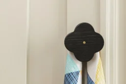 Patère en frêne teinté noir 7 x 7 x 4,3 cm Andrée - Hartô