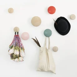 Patère ronde en bois bleu foncé 6,5 cm The Dots - Muuto