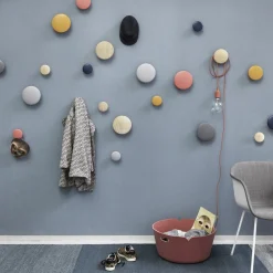 Patère ronde en bois vert mousse 13 cm The Dots - Muuto
