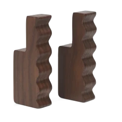 2 patères en frêne foncé Unda - Ferm living