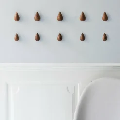 2 Patères murales en bois naturel S Dropit Oak - Normann Copenhagen