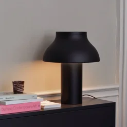 Petite lampe de table noire 33 x 25 cm PC - HAY