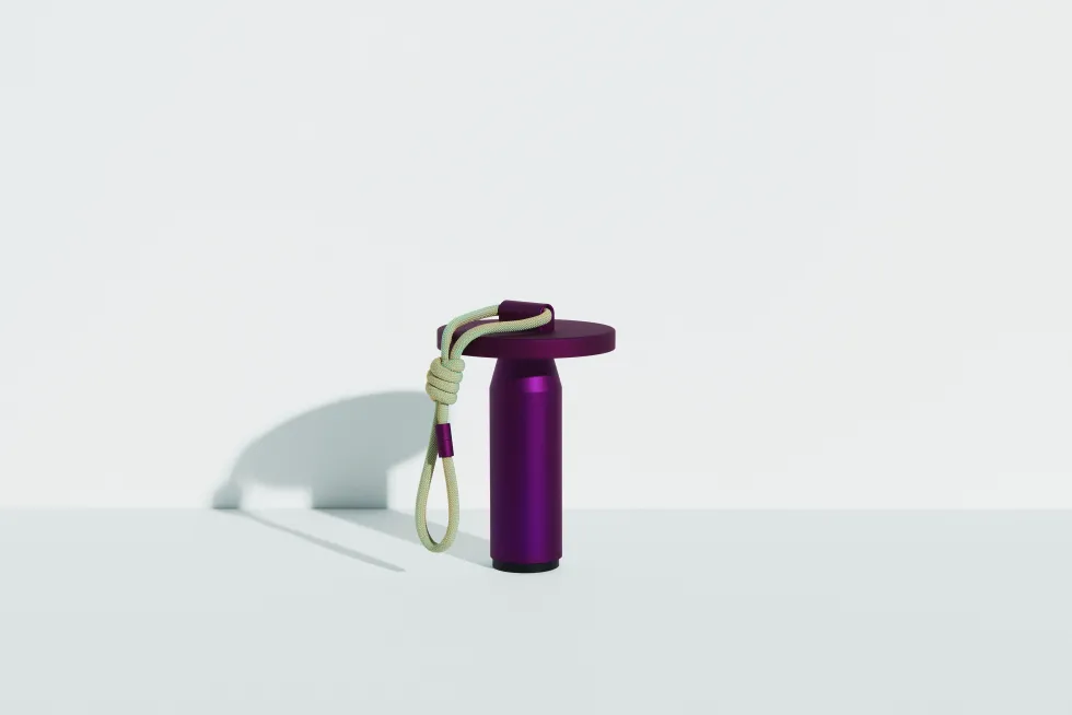 Petite lampe nomade en aluminium violette Quasar - Petite Friture