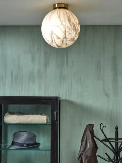 Plafonnier en fer et globe en verre impression marbre blanc et or 28x32cm Carrara - It's about Romi