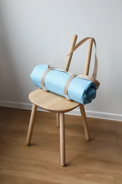 Plaid en textile recyclé bleu 195x140cm Klod - EMKO