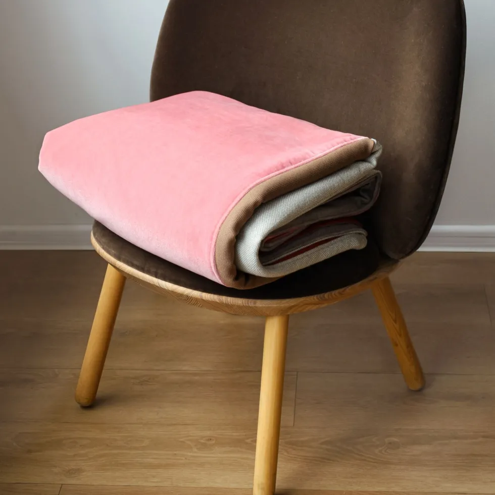 Plaid en textile recyclé rose 195x140cm Klod - EMKO