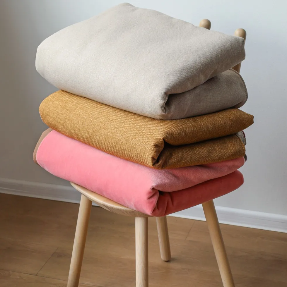 Plaid en textile recyclé rose 195x140cm Klod - EMKO