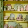Plat de présentation en céramique rose 21x9,5cm 70's ceramics - HKliving