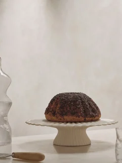 Plateau à gâteaux en grès blanc cassé 31x8cm Fountain - Ferm Living