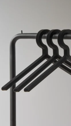 Portant à vêtements en métal noir 81x48x159cm O&O - Woud