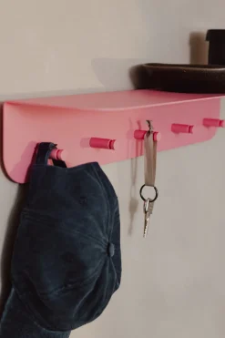 Porte-manteau mural en acier rose 5 crochets 60x15,5x10,5cm Malou - Metallbude