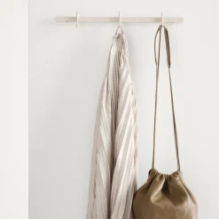 Porte-manteaux mural en aluminium gris 41x5,2x4,7cm Relief - String furniture