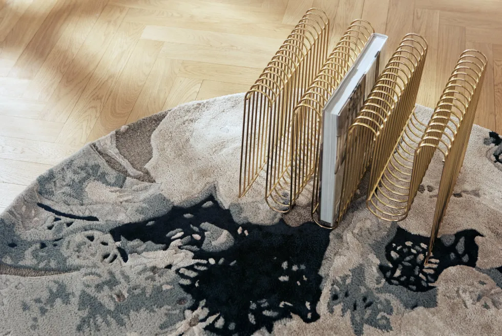 Porte-revues en acier taupe 40,5 cm Curva - AYTM