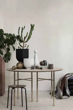 Pot de fleur réversible en fer noir S Hourglass - Ferm Living