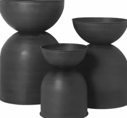 Pot de fleur réversible en fer noir S Hourglass - Ferm Living