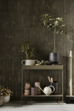 Pot de fleur réversible en fer noir XS Hourglass - Ferm Living