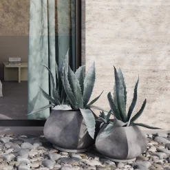 Pot de fleurs en béton fibré gris foncé 64x40cm Arket - 101 Copenhagen