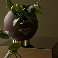 Pot de fleur taupe S Globe - AYTM