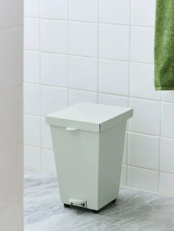 Poubelle en acier vert menthe 8l Loop - HAY